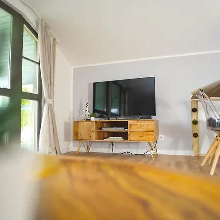 아파트 Ferienwohnung Mit Seeblick Im Haus Wizlaw