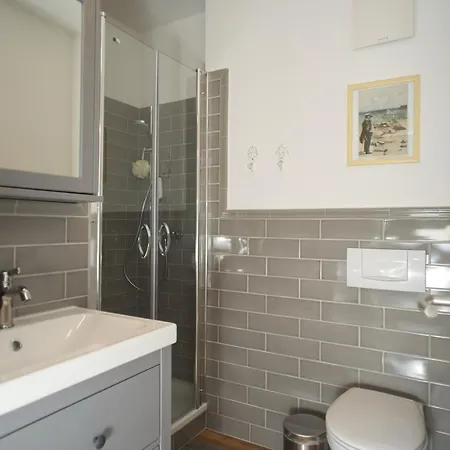 Ferienwohnung Mit Seeblick Im Haus Wizlaw * Sellin (Rugen)