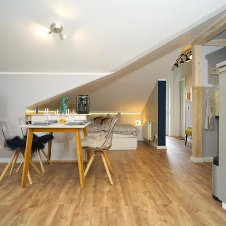 Ferienwohnung Mit Seeblick Im Haus Wizlaw 아파트